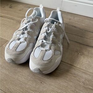 NIKE Tech hera size 10